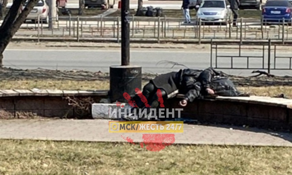 «На голове был надет мешок»: в сквере в омских Нефтяниках обнаружили тело женщины