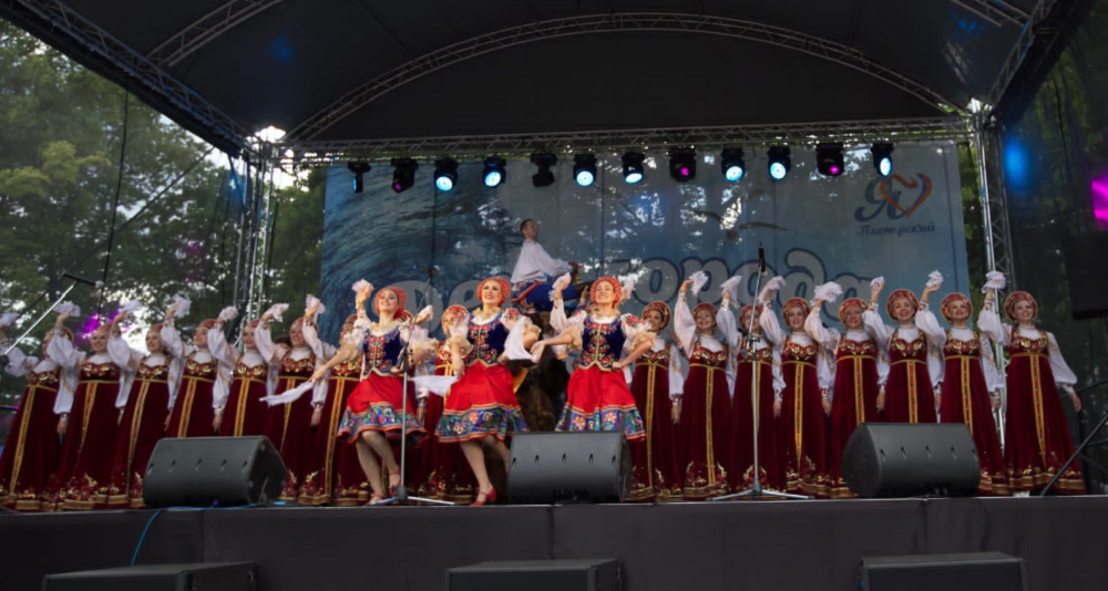 Омский русский народный хор сорвал аплодисменты в Калининграде