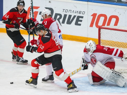 Тренер омского "Авангарда" о матче с "Витязем": Мы принимали плохие решения, безграмотно распоряжались шайбой