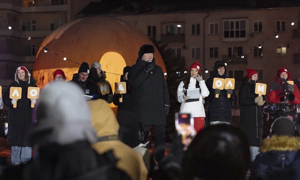 Виталий Хоценко поздравил омскую молодёжь с Днём студента