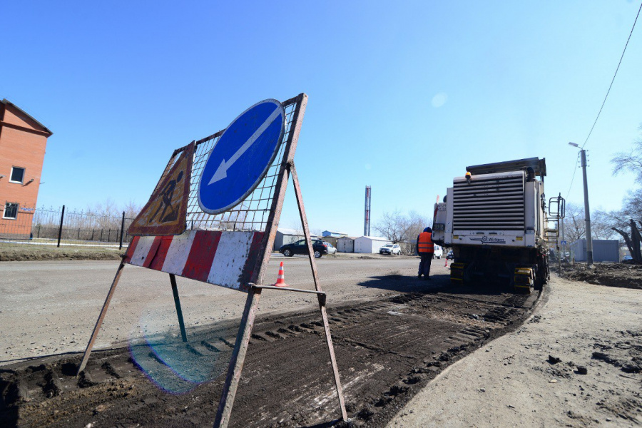 В Омске начали ремонт шести дорожных объектов 