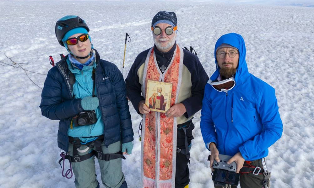 Омский православный клуб совершил восхождение в горах Монголии ко Дню крещения Руси