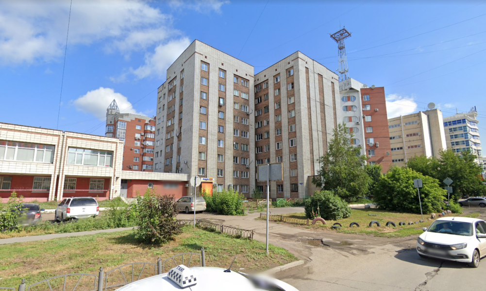 Управляющая компания в Омске решила избегать встреч с Госжилинспекцией и жильцами, чей дом подтапливает