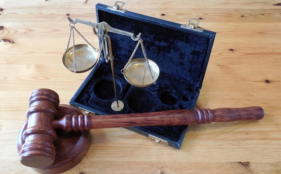 Омич смог оспорить решение об увольнении за «прогулы» в выходные 