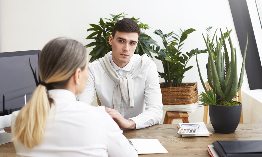 В Омске ищут сотрудников на зарплату от 120 тысяч рублей