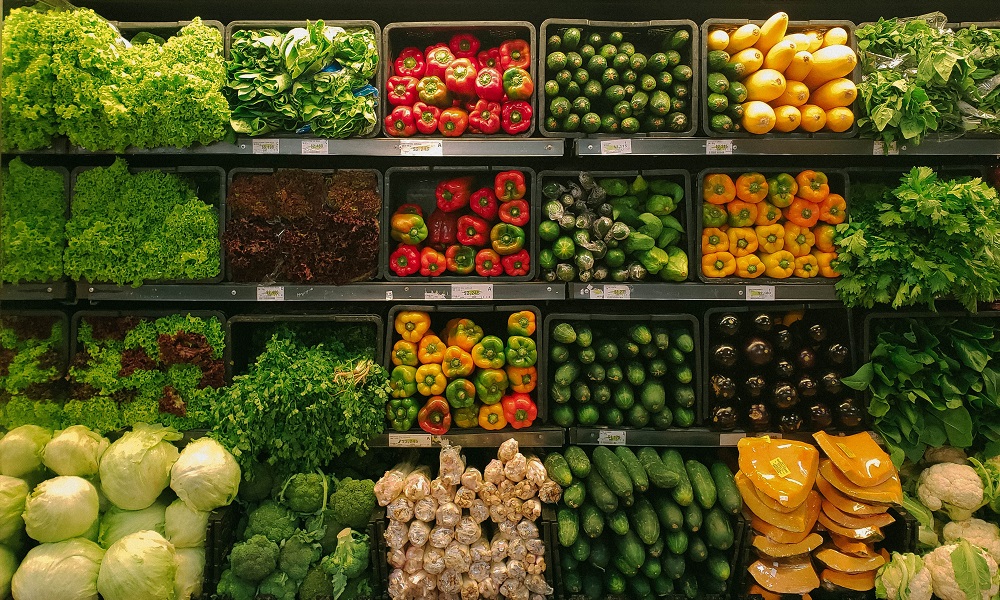 Одна из крупнейших торговых сетей России будет продавать просроченные продукты