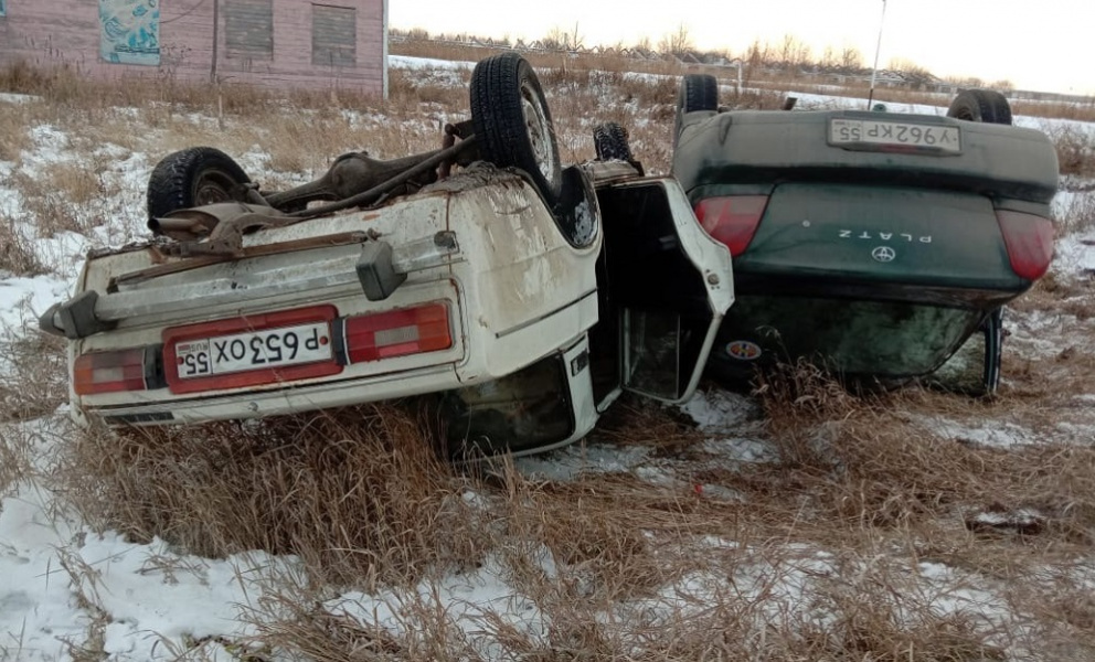 Во вчерашней аварии с двумя перевёртышами пострадали не трое, а сразу пятеро омичей
