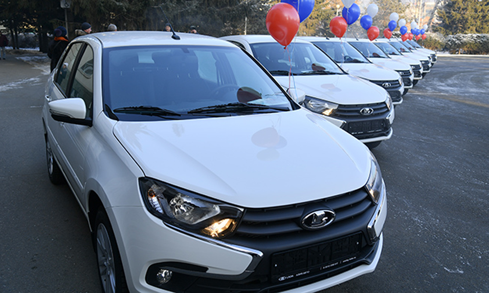 Для омских дорожников приобрели 7 машин