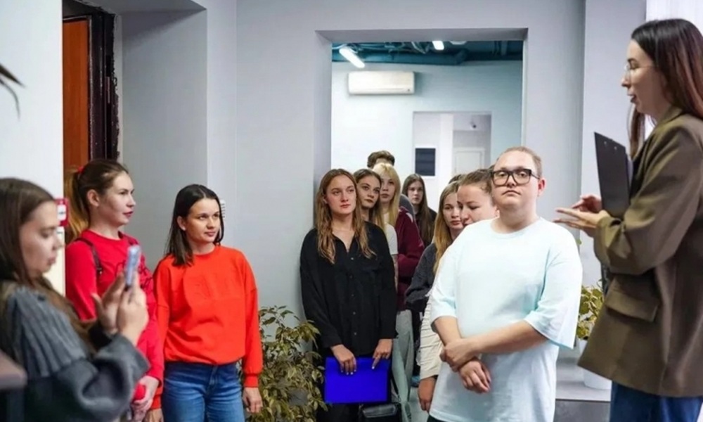 Будущие медики познакомились с работой частной стоматологии