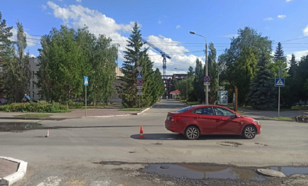 На улице Партизанской в Омске сбили 12-летнюю велосипедистку