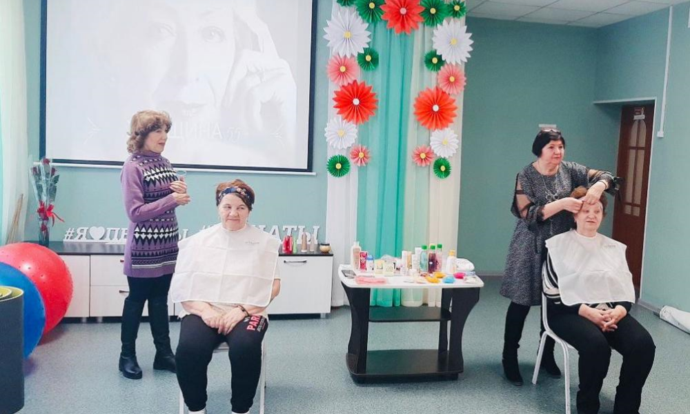 В Омске прошёл день полезных активностей для представителей старшего поколения 