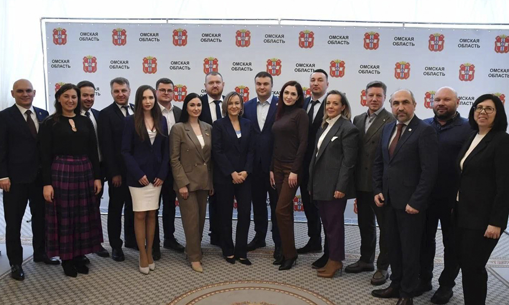 Виталий Хоценко обсудил развитие сети Добро.Центров в Омской области с управленцами из разных регионов России 