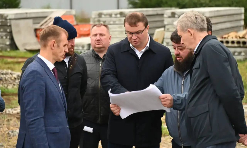 Виталий Хоценко оценил ход строительства школы в Ясной Поляне