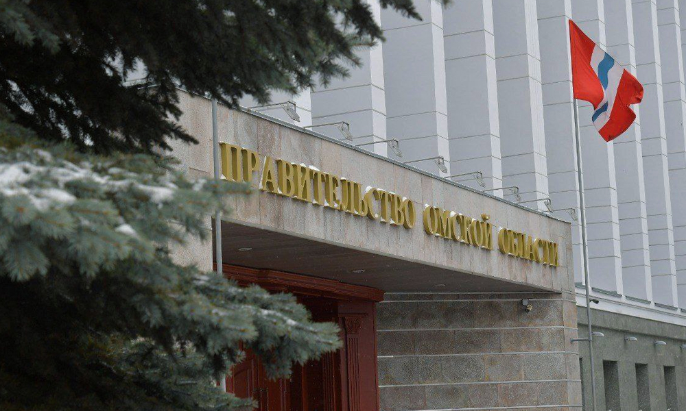 Виталий Хоценко увеличил выплаты омичам за заключение военных контрактов