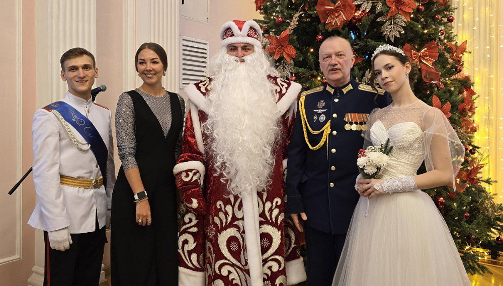 В Омске состоялся Губернаторский кадетский бал