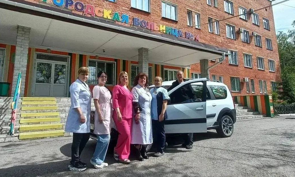 Паллиативная служба детской больницы Омска получила новый автомобиль