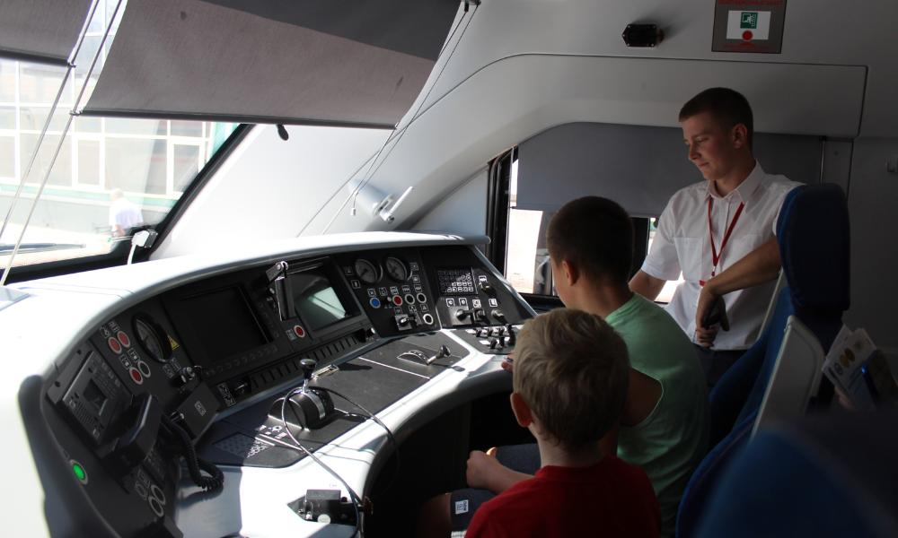 Празднование Дня железнодорожника посетили более 3,5 тысяч омичей 