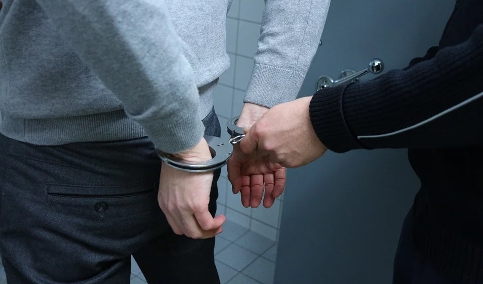 Омича будут судить за убийство беременной подруги