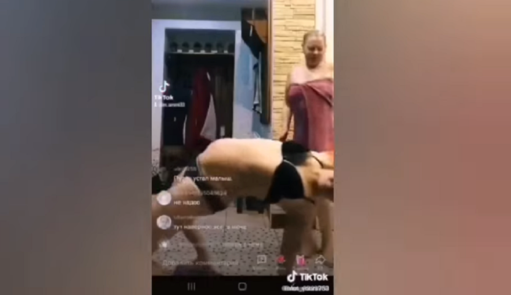 Омские тиктокерши, которые поили малышку пивом, продолжают пиариться, создавая скандальный контент