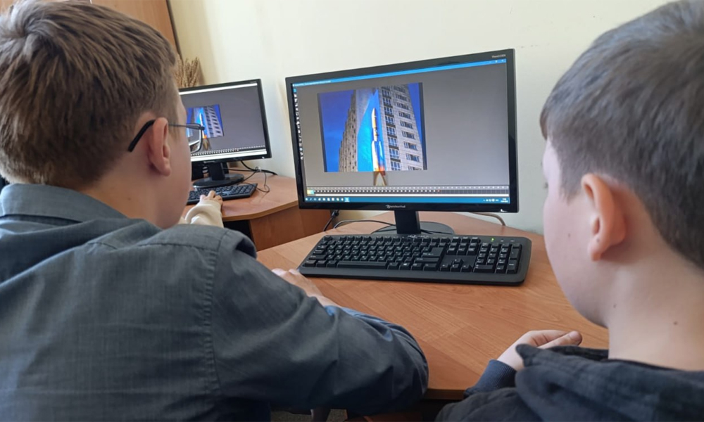 В Омске проходит аэрокосмический фестиваль для школьников