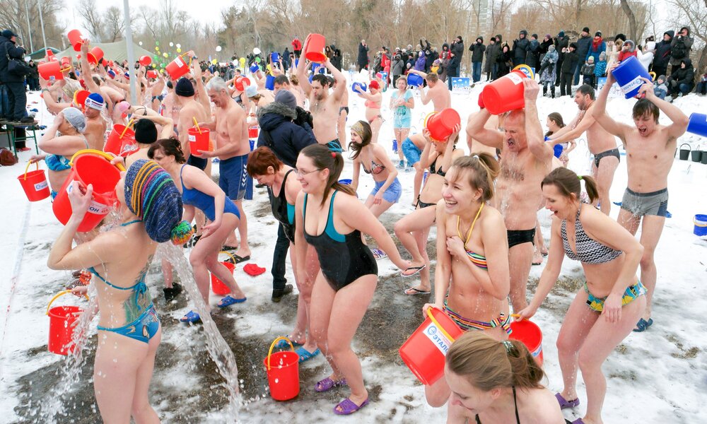 Омские моржи устроят массовые обливания в центре города 