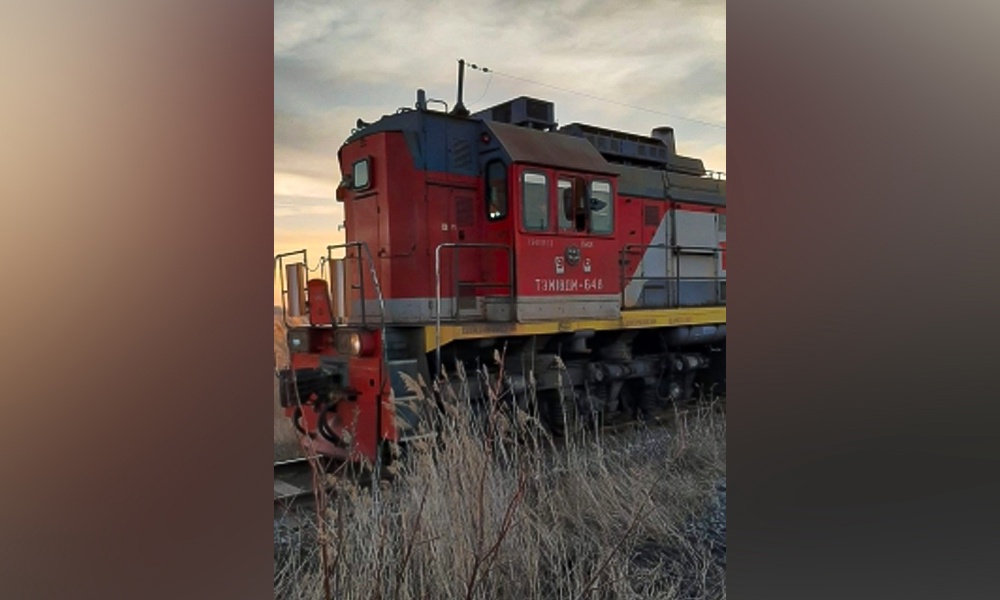 В Называевском районе с рельсов сошли четыре вагона с щебнем 