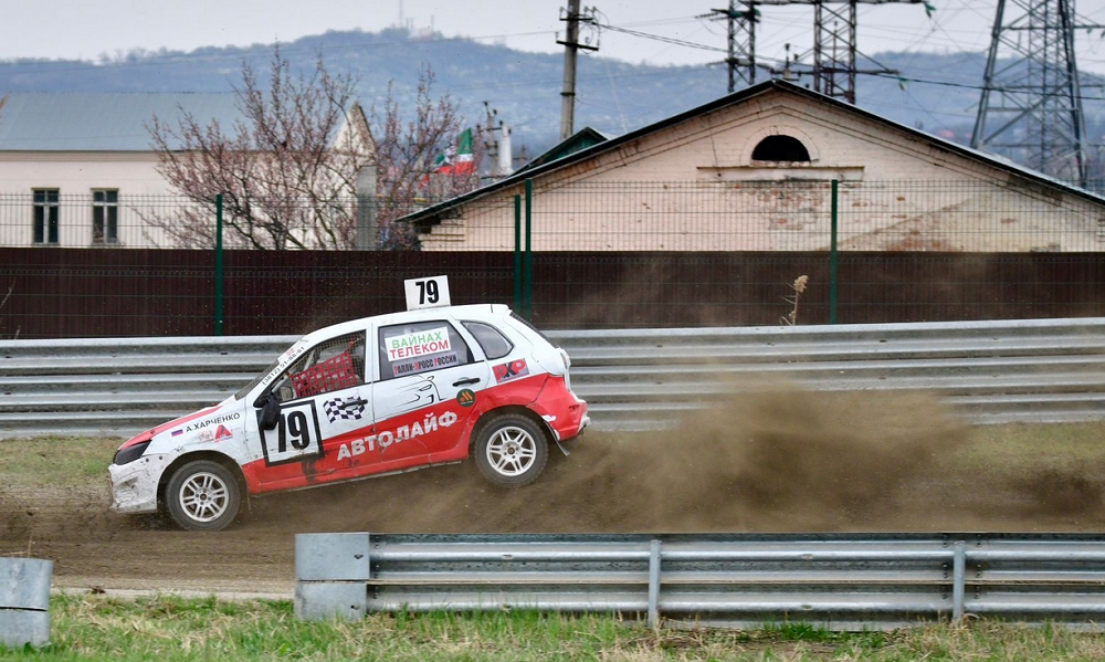 Омич Александр Харченко стал серебряным призёром чемпионата России по автокроссу