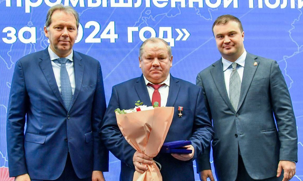 Виталий Хоценко вручил первую в истории награду «Герой Омской области»