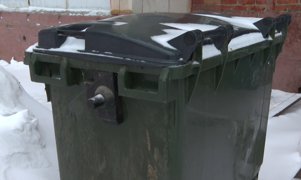 Омская поликлиника в Авиагородке выбрасывала медотходы в обычные контейнеры