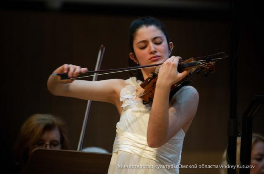 Лучшие молодые скрипачи мира приедут в Омск побороться за приз — старинную итальянскую скрипку