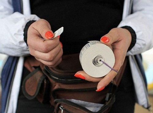 В Омске ищут мужчину, который чуть не изнасиловал кондуктора