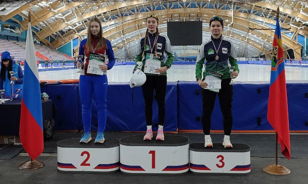 Омские конькобежцы завоевали пять медалей на первенстве Сибири