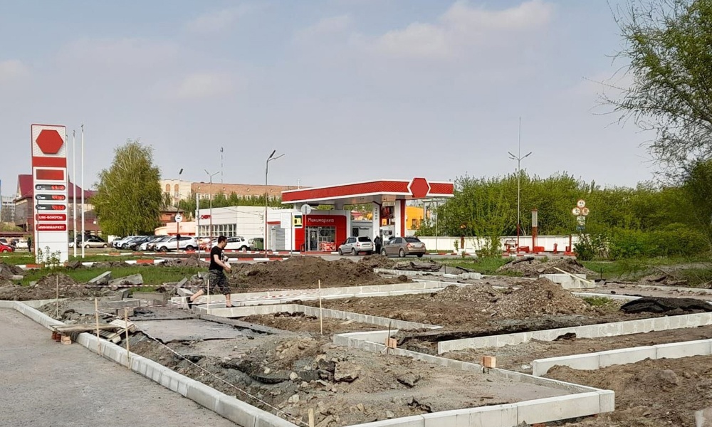 В Омске 28 остановок переоборудуют для людей с особенностями здоровья