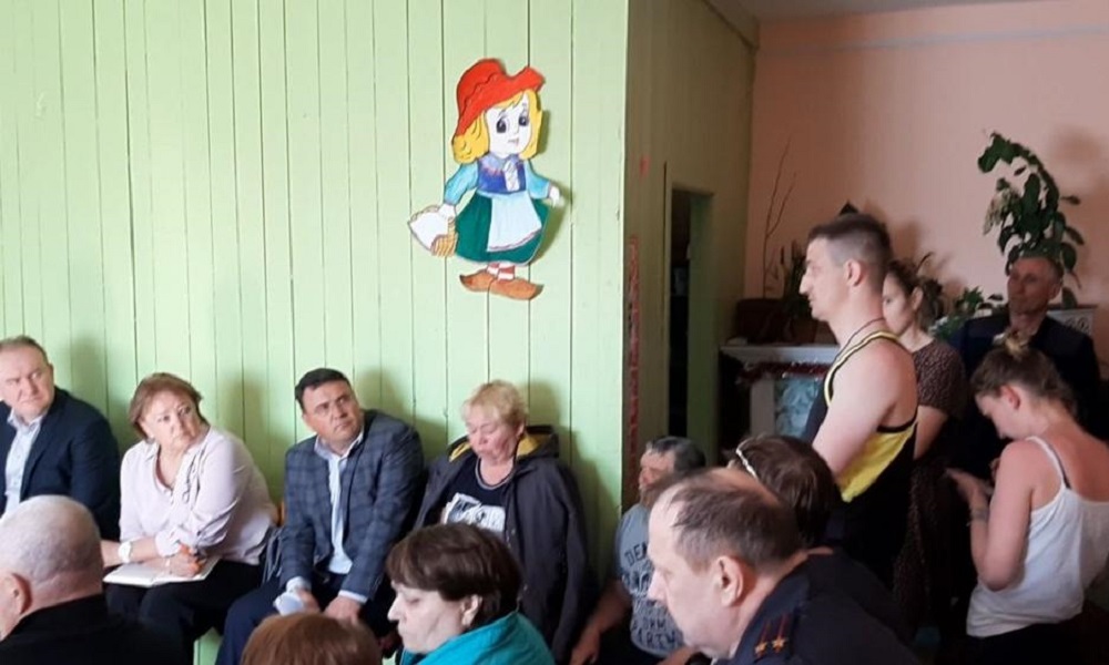 В Любинском районе пострадавшие от пожара омичи подают заявления для получения выплаты на жильё