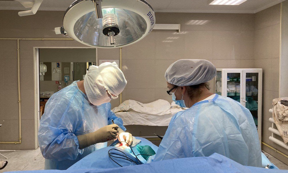 Омским хирургам удалось спасти ногу бойца СВО из ЛНР и избежать ампутации  