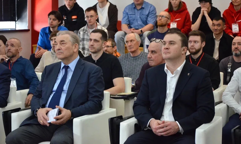 Виталий Хоценко представил Владиславу Третьяку Академию и лицей «Авангард»