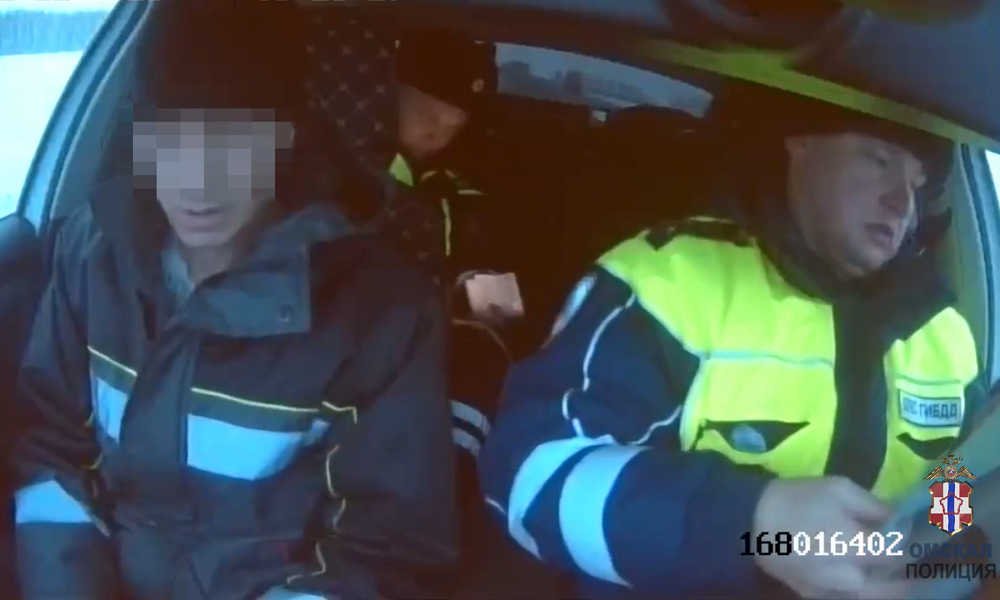 В Омской области водителя фуры, ранее лишённого прав, поймали на очередном нарушении