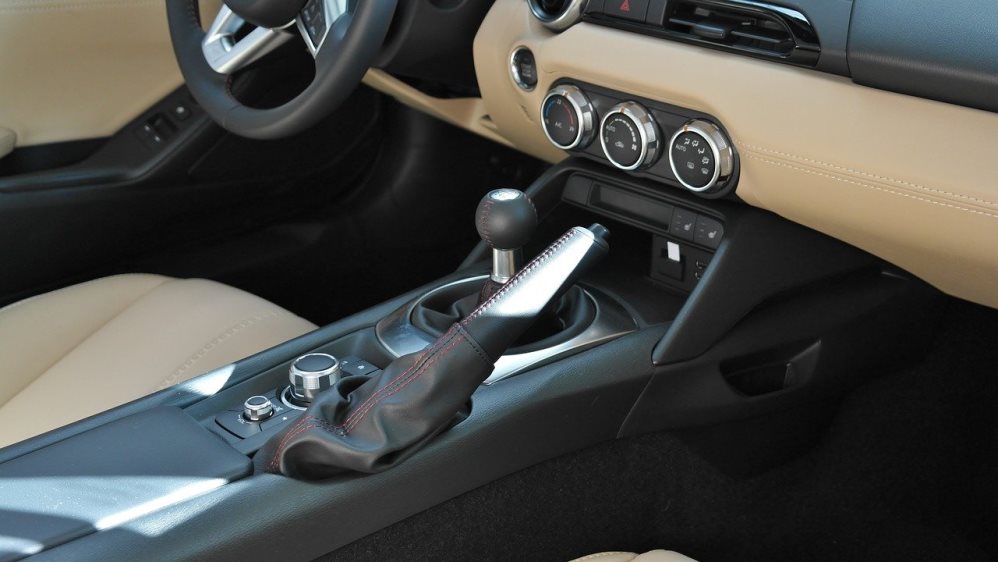 Омич пытался купить автомобиль и лишился 50 тысяч  рублей