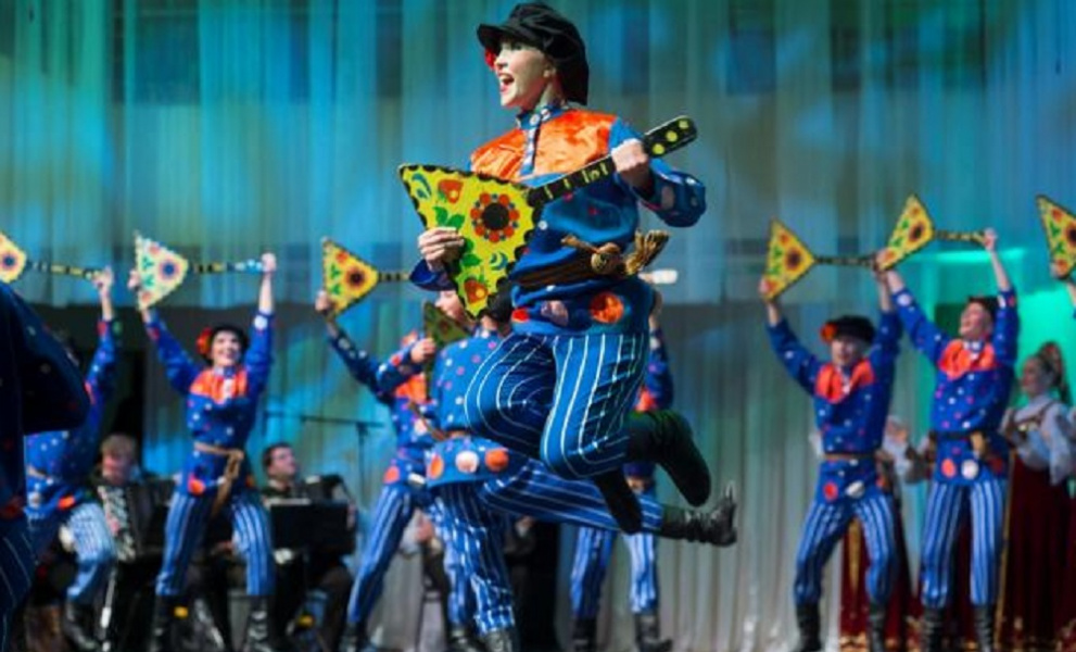 Омский русский народный хор пригласит зрителей потанцевать с артистами на сцене