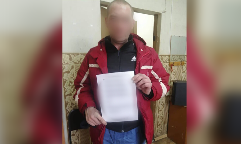 В Омске полицейские задержали вора, укравшего хоккейную форму