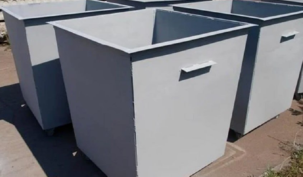 В омской ИК-8 начали производить контейнеры для твёрдых коммунальных отходов