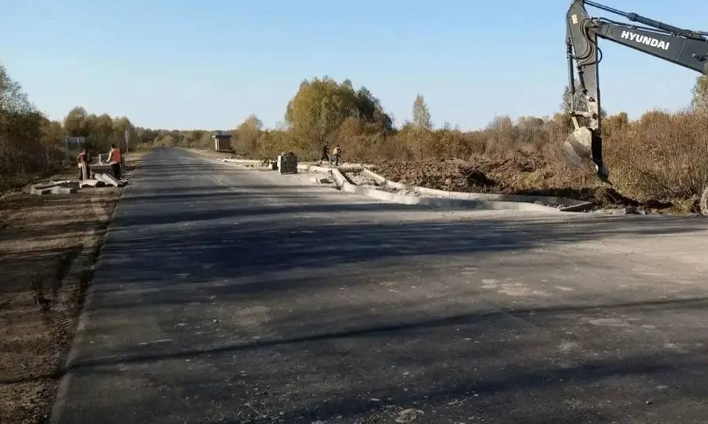 В Тевризском районе обновляют участок трассы Тара – Усть-Ишим