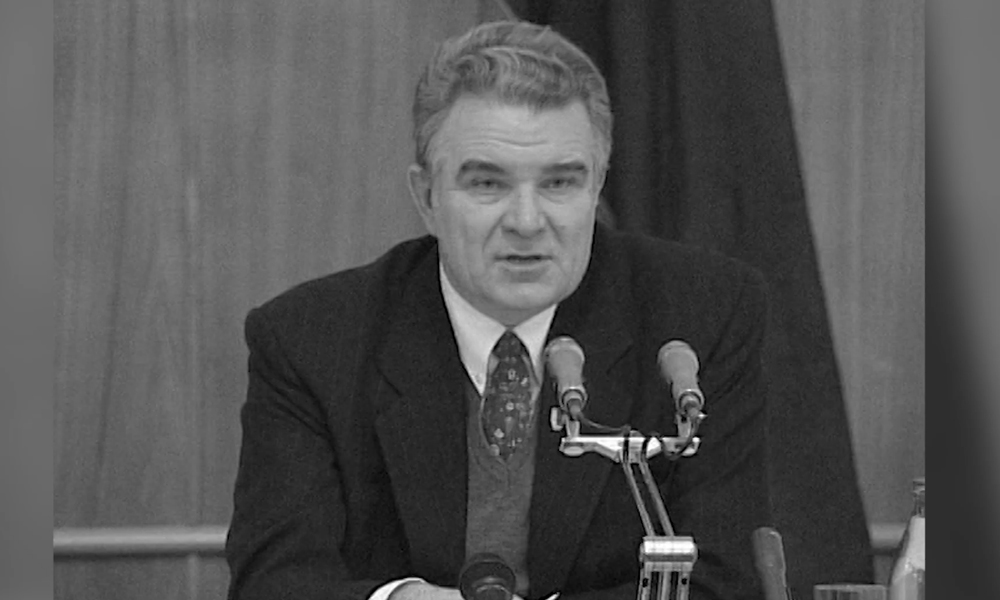 Омское Заксобрание учредило журналистский конкурс и стипендию имени Владимира Варнавского