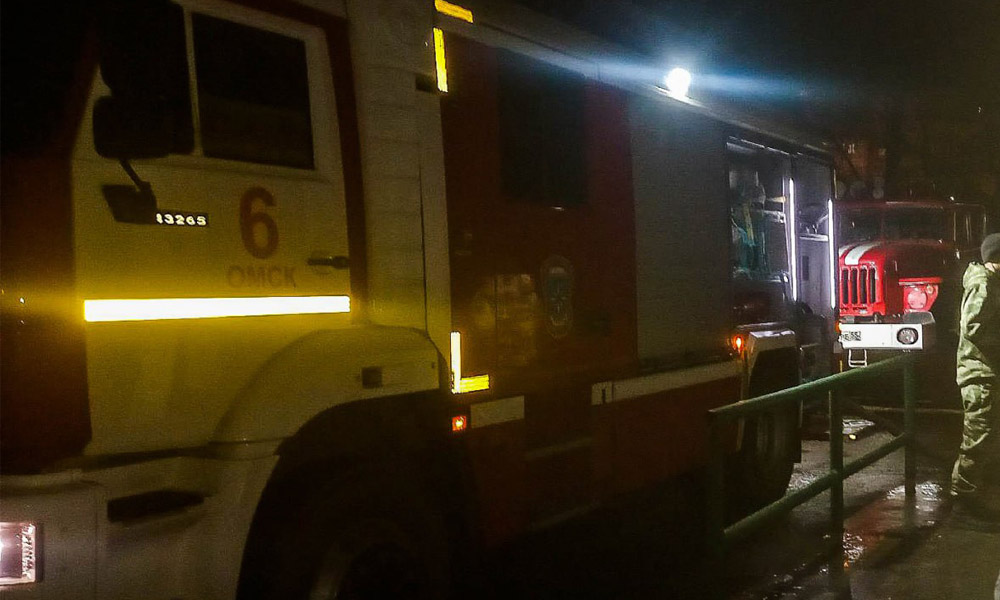 В омской пятиэтажке на проспекте Мира загорелась квартира