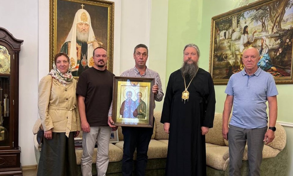 В Омск привезли икону святых мучеников Димитрия и Никиты