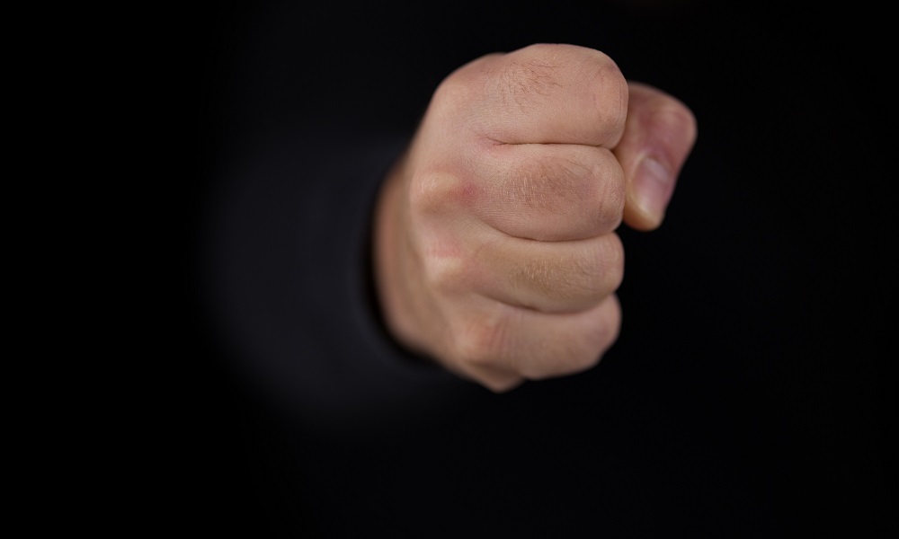 Ответит перед судом: пьяный омич избил до смерти своего знакомого и спрятал его тело в сарае