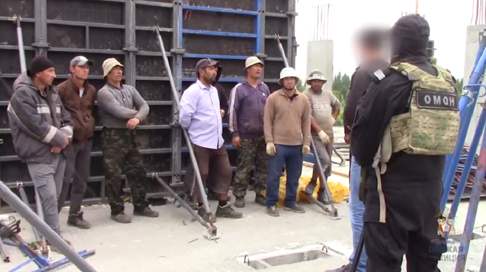 Незаконным мигрантам в Омской области выписали штрафов на 1,1 млн рублей