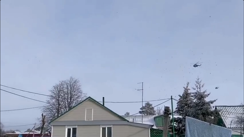 Омичи заметили несколько военных вертолётов в небе 