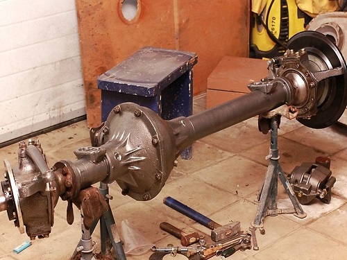 В Омской области девушка украла мосты с УАЗа