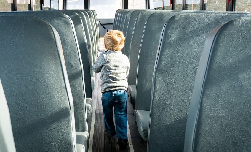 Жителей Омской области возмутило, что кондуктор высадила из автобуса ребёнка без маски